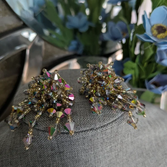 Vintage, Glam, Waterfall, faceted, sparkling Chandelier Drop Clip on Earrings - Picture 6 of 13